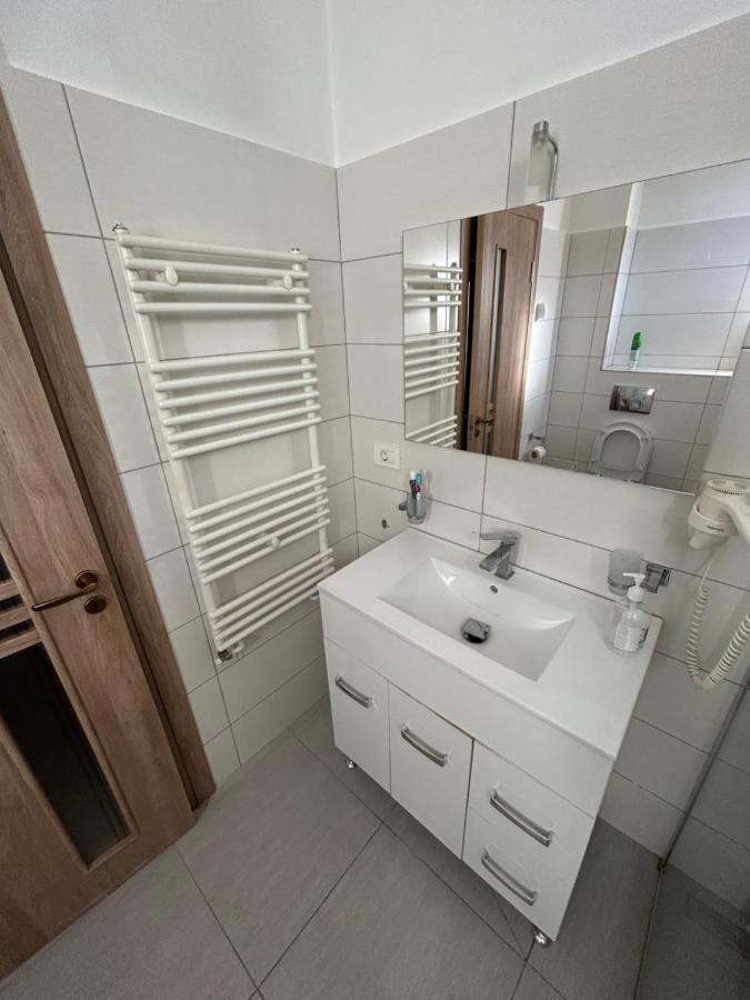 Casa Bunicilor Villa Colonia Sase Martie ภายนอก รูปภาพ